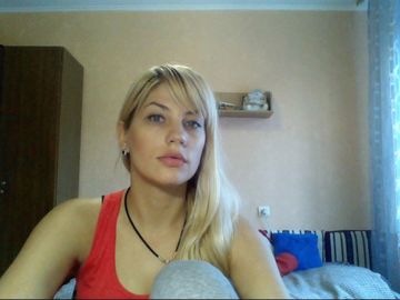 Knap tienermeisje doet dagelijks webcamsex online